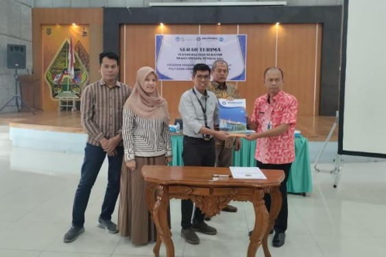 Serah terima alat insenerator ramah lingkungan dari Polines ke Kecamatan Tembalang, 11 Desember 2025 Serah terima alat insenerator ramah lingkungan dari Polines ke Kecamatan Tembalang, 11 Desember 2025