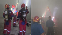 Petugas Dinas Pemadam Kebakaran Kota Semarang saat menangani insiden kepulan asap di lift barang Mal The Park Semarang, Rabu 12 Agustus 2026 (foto: Dinas Damkar Kota Semarang)