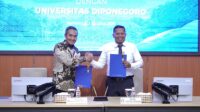 Kepala OJK Jateng Hidayat Prabowo dan Rektor Undip Suharnomo melakukan penandatanganan Nota Kesepahaman di Gedung Widya Puraya Tembalang Senin, 3 Agustus 2026 (foto: OJK Jateng) Kepala OJK Jateng Hidayat Prabowo dan Rektor Undip Suharnomo melakukan penandatanganan Nota Kesepahaman di Gedung Widya Puraya Tembalang Senin, 3 Agustus 2026 (foto: OJK Jateng)