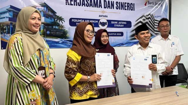 Penandatangan MoU PDAM Tirta Moedal Semarang dengan Bank Jateng Syariah (matasemarang.com/Lia Dina)