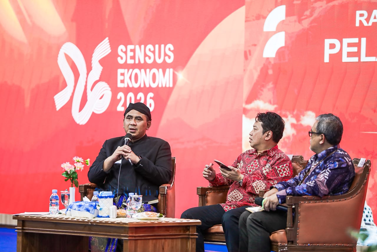 Wagub Jateng Taj Yasin Maimoen dan Wakil Kepala BPS Pusat Sonny Harmadi pada Rakorda Sensus Ekonomi 2026 di Semarang (foto: Pemprov Jateng)