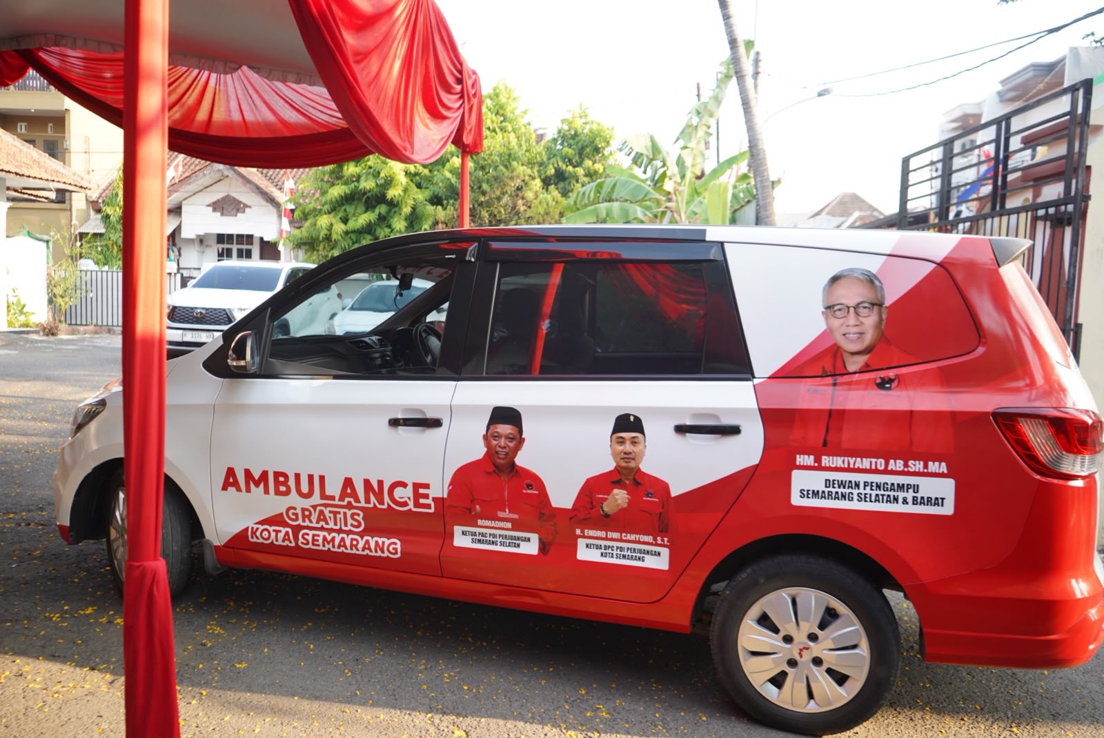 Ambulans dari Rukiyanto kepada PAC PDIP Semarang Selatan