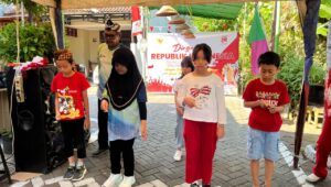 salah satu lomba anak saat peringatan HUT RI di RT 06 RW 10 Palebon (matasemarang.com/Lia Dina)