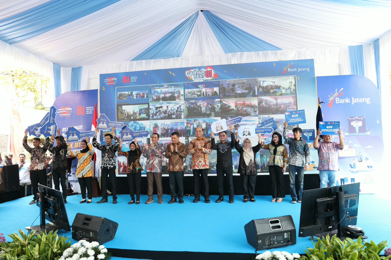Gubernur Jawa Tengah Ahmad Luthfi bersama Direktur Utama Bank Jateng Bambang Widyatmoko saat peresmian Gebyar Fest 81 (foto: Bank Jateng)