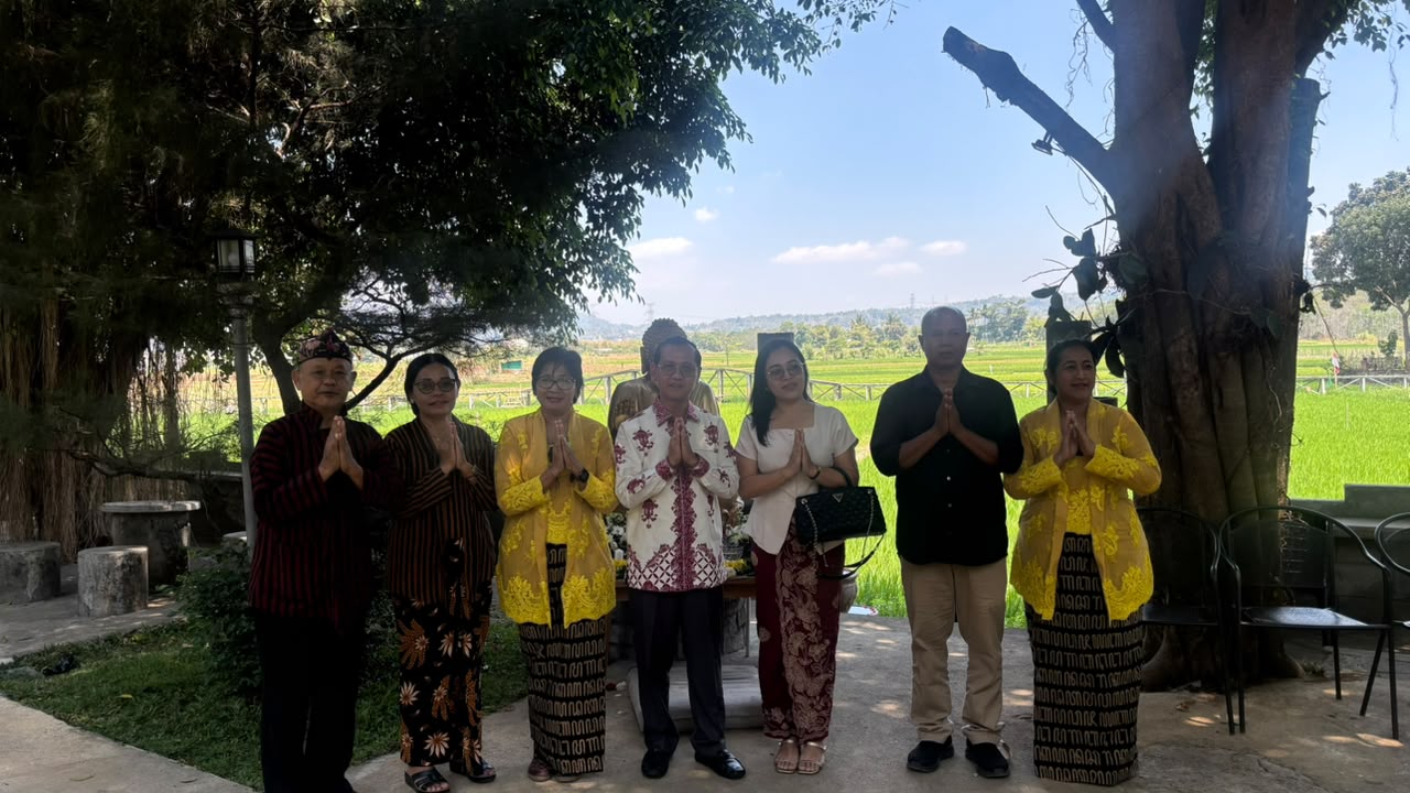 Peluncuran karya seni Pari Corek Wajah Sang Buddha di Lodji Londo Café