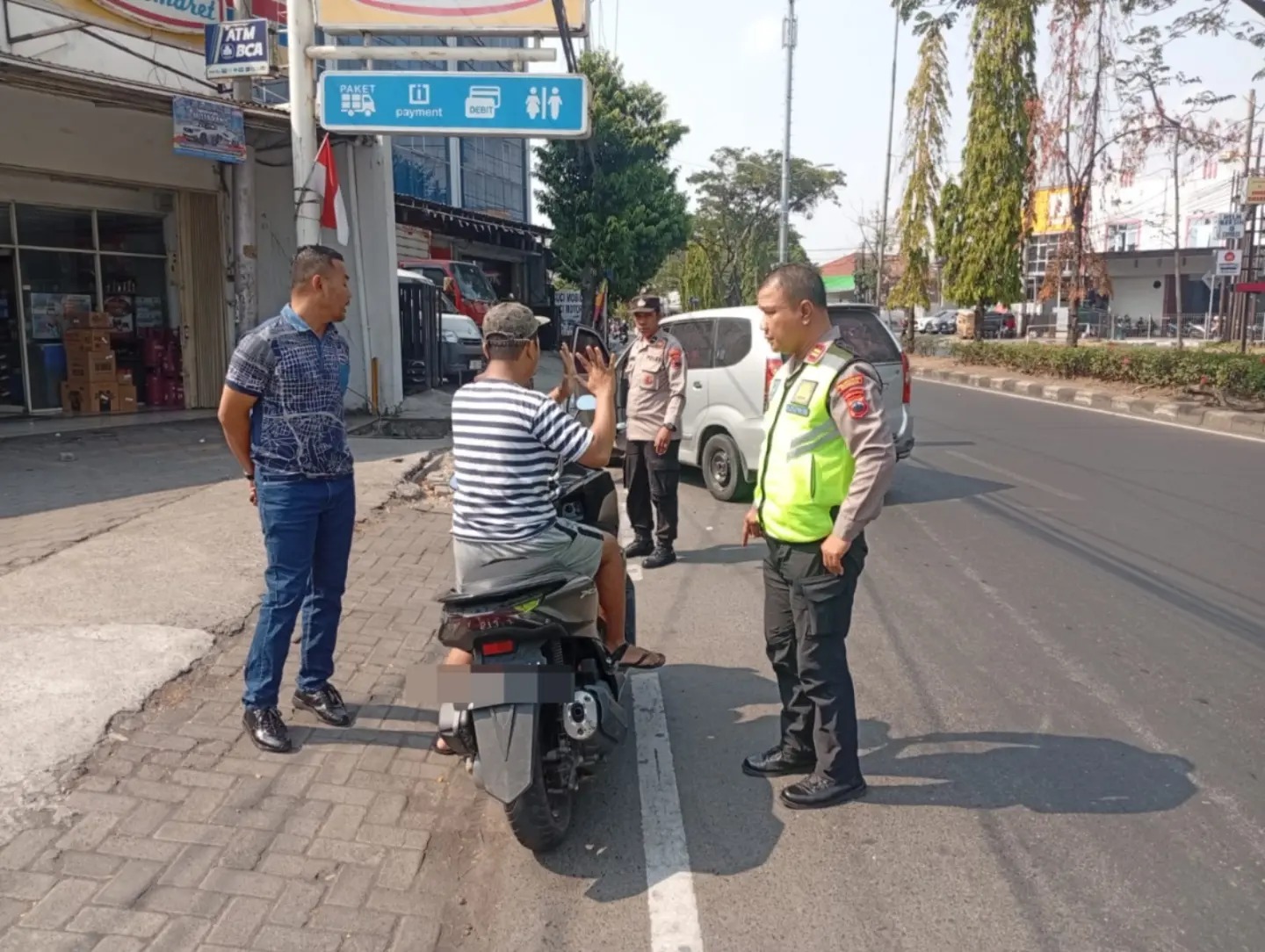 Personel Polsek Pedurungan dipimpin IPTU Darwis Budiman mendatangi lokasi dugaan balap liar di Jalan Soekarno-Hatta Semarang (foto: Polsek Pedurungan) Personel Polsek Pedurungan dipimpin IPTU Darwis Budiman mendatangi lokasi dugaan balap liar di Jalan Soekarno-Hatta Semarang (foto: Polsek Pedurungan)