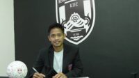 Fredyan Wahyu Sugiantoro resmi berseragam Kendal Tornado FC (foto: I.League) Fredyan Wahyu Sugiantoro resmi berseragam Kendal Tornado FC (foto: I.League)