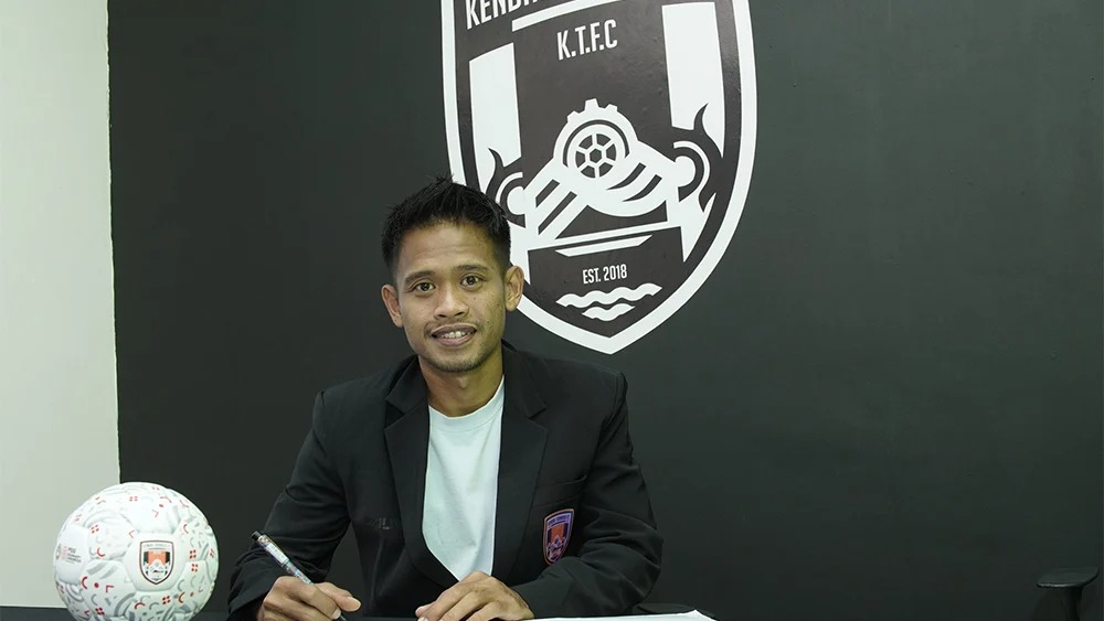 Fredyan Wahyu Sugiantoro resmi berseragam Kendal Tornado FC (foto: I.League) Fredyan Wahyu Sugiantoro resmi berseragam Kendal Tornado FC (foto: I.League)