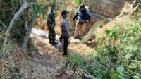 Bhabinkamtibmas Bersama Lurah dan Babinsa Jangli mengecek saluran pembuangan limbah di SPPG Dapur Mandiri Jangli Semarang (foto: Polsek Tembalang) Bhabinkamtibmas Bersama Lurah dan Babinsa Jangli mengecek saluran pembuangan limbah di SPPG Dapur Mandiri Jangli Semarang (foto: Polsek Tembalang)