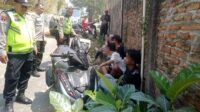 Personel Polsek Tembalang bersama warga memberikan pembinaan kepada kelompok pemuda di Sambiroto Semarang (foto: Polsek Tembalang) Personel Polsek Tembalang bersama warga memberikan pembinaan kepada kelompok pemuda di Sambiroto Semarang (foto: Polsek Tembalang)