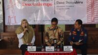 Tim Satgas KPK bersama Wabup Semarang Nur Arifah dan Kepala Desa Banyubiru saat penilaian berkala Desa Anti Korupsi (foto: Pemkab Semarang)