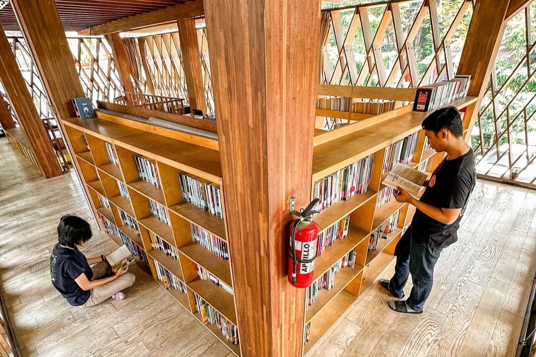 Perpustakaan Microlibrary Warak Kayu