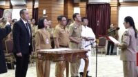 Wali Kota Semarang Agustina Wilujeng resmi melantik Arnaz Agung Andrarasmara sebagai Direktur Utama BPS