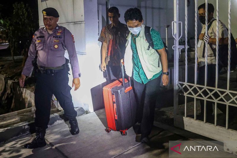 KPK-geledah-rumah-Dirjen-PPTR-Kementerian-ATR-BPN-180926-ryl-5