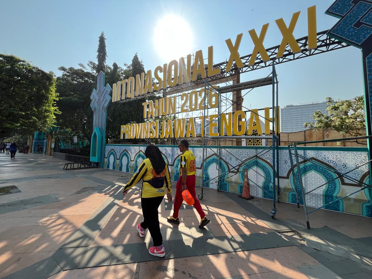 Suasana Simpang Lima Semarang jelang MTQ Nasional XXXI (matasemarang.com/Lia Dina) Suasana Simpang Lima Semarang jelang MTQ Nasional XXXI (matasemarang.com/Lia Dina)