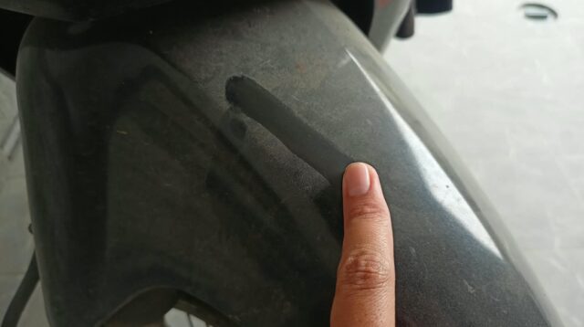 Debu di motor warga Semarang bukan karena abu vulkanik (matasemarang.com/ Ade Lukmono)