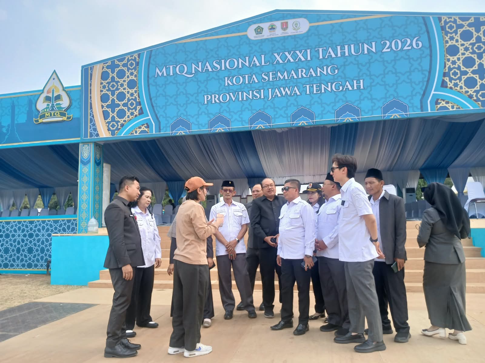 Komisi D DPRD Kota Semarang meninjau kesiapan lokasi pembukaan MTQ nasional di Simpang Lima (matasemarang.com/Lia DIna) Komisi D DPRD Kota Semarang meninjau kesiapan lokasi pembukaan MTQ nasional di Simpang Lima (matasemarang.com/Lia DIna)