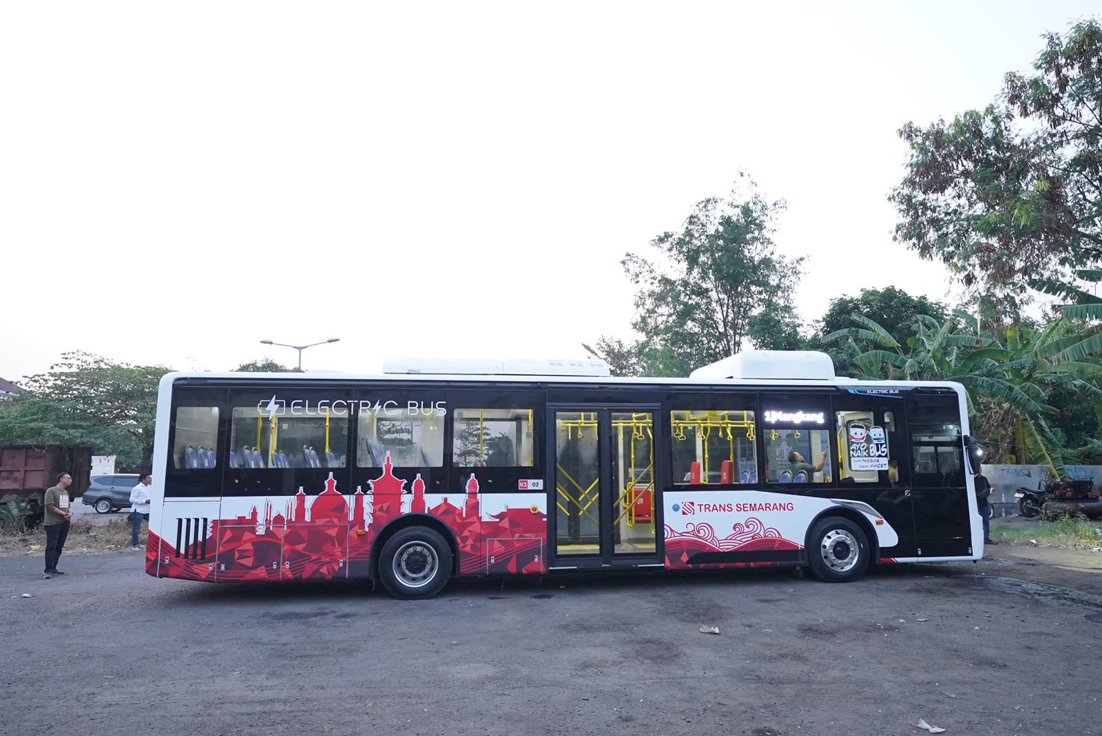 Trans Semarang uji coba bus listrik di koridor 1 Mangkang Penggaron (foto: Trans Semarang) Trans Semarang uji coba bus listrik di koridor 1 Mangkang Penggaron (foto: Trans Semarang)