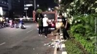 Petugas membersihkan jalan protokol dari sampah usai pembukaan MTQ Nasional (foto: Pemprov Jateng)