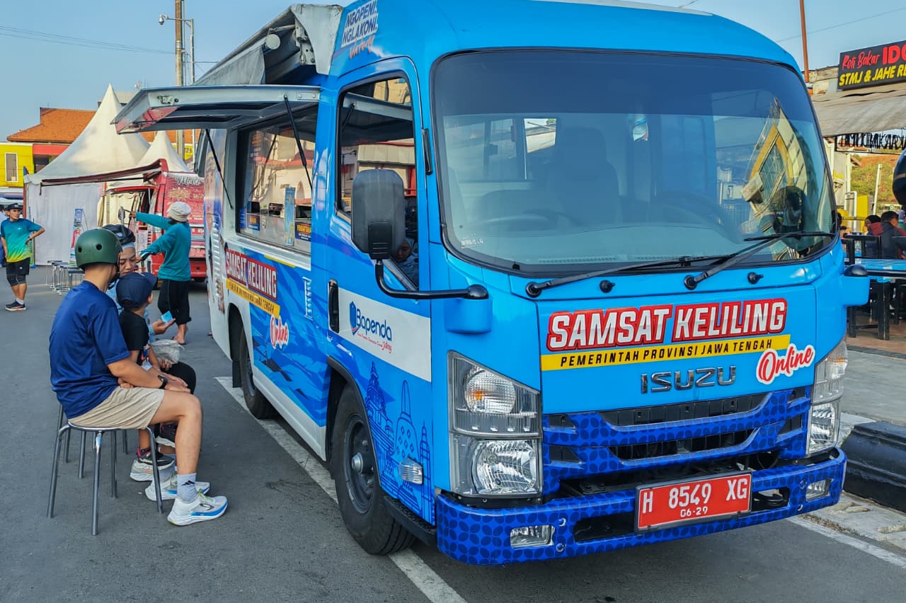 Samsat Keliling Jateng (foto: Pemprov Jateng) Samsat Keliling Jateng (foto: Pemprov Jateng)