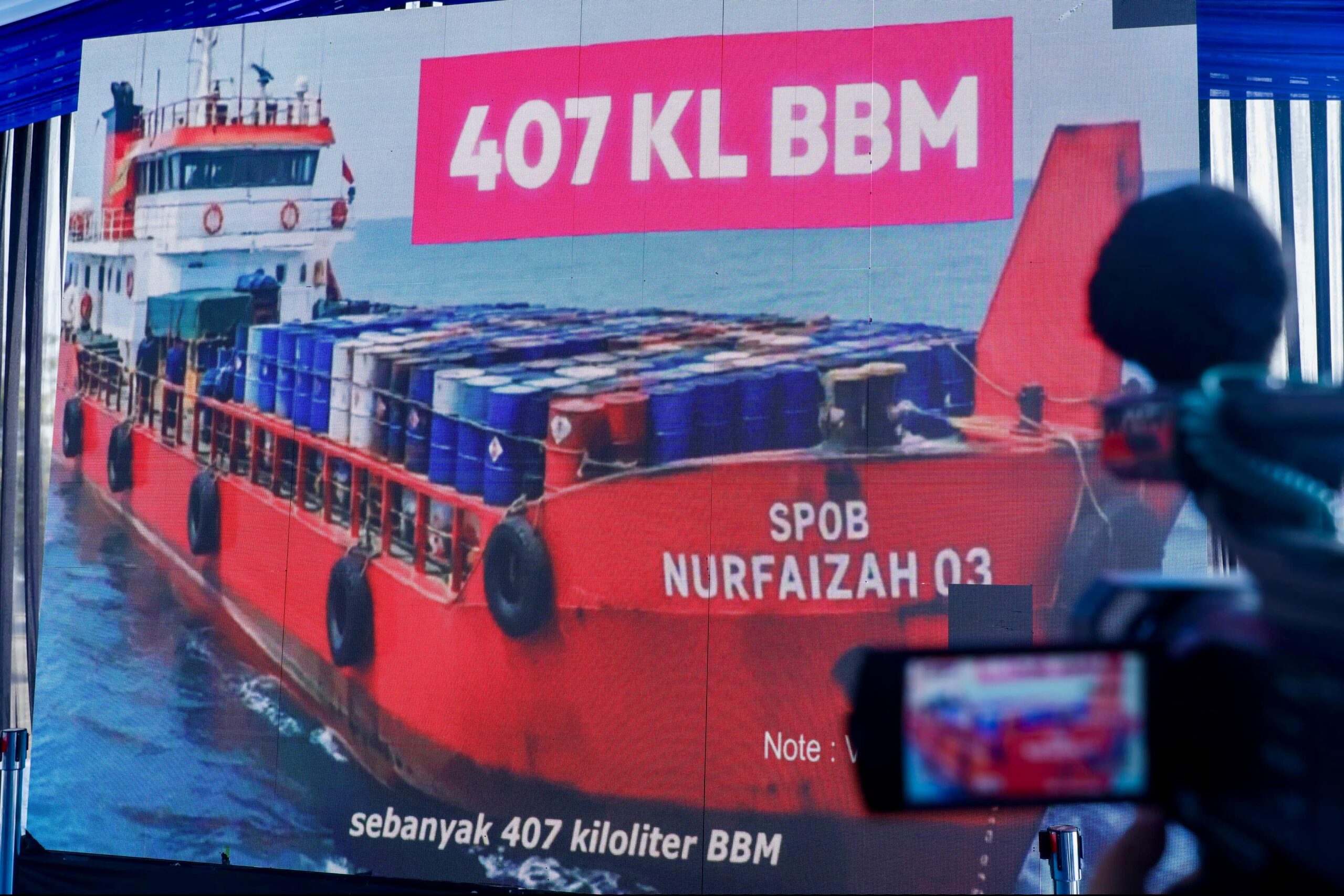 TNI AL berhasil menggagalkan pengangkutan 407 ton solar ilegal di perairan Semarang TNI AL berhasil menggagalkan pengangkutan 407 ton solar ilegal di perairan Semarang