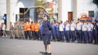 Nita Cahayani Sumanto saat memimpin upacara Peringatan Hari Perhubungan Nasional (Harhubnas) 2026 di Balai Kota Semarang (foto: Trans Semarang)