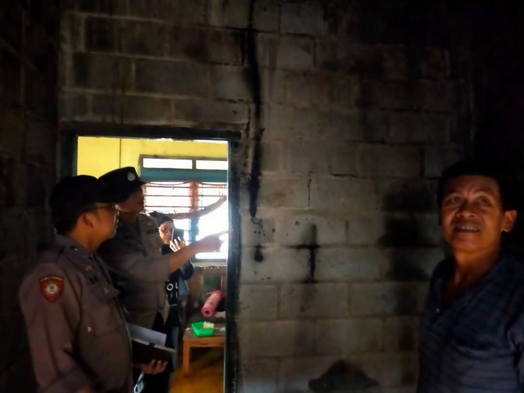 Kebakaran melanda rumah warga di Banyumanik, Sabtu, 19 September 2026 (foto: Polsek Banyumanik) Kebakaran melanda rumah warga di Banyumanik, Sabtu, 19 September 2026 (foto: Polsek Banyumanik)