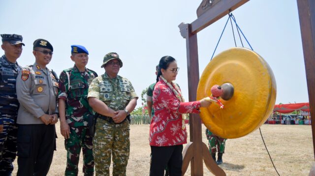 Program TNI Manunggal Membangun Desa (TMMD) Sengkuyung tahap IV di Penggaron Kidul (matasemarang.com/ Lia Dina)