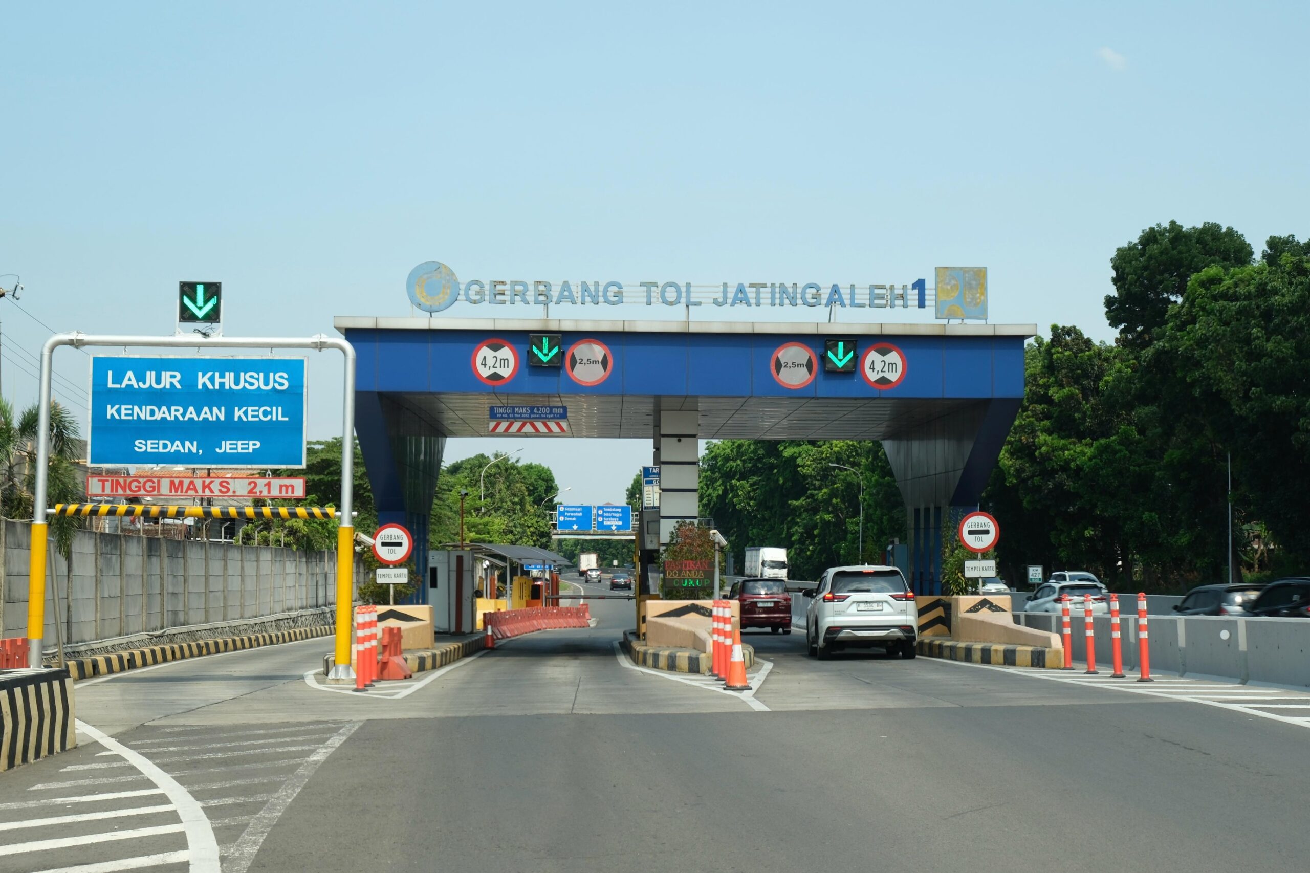 Pintu Tol Jatingaleh