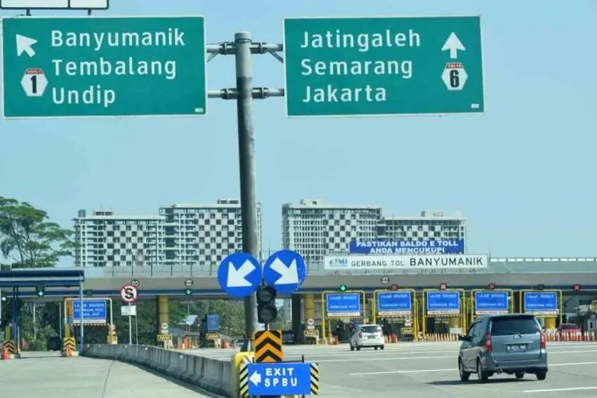 Pintu Tol Tembalang