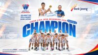Direktur Utama Bank Jateng Bambang Widyatmoko berfoto bersama para atlet yang merupakan karyawan Bank Jateng usai meraih gelar juara Divisi 3 Liga Jasa Keuangan (LJK) 2026 di Pertamina Arena Simprug, Jakarta, Sabtu 10 Oktober 2026 (foto: Bank Jateng)