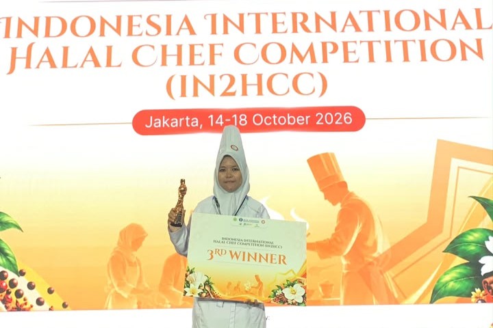 Naila Ziyadatil Husna, santri PPFF Semarang, meraih Juara 3 Halal Chef Competition subkategori pondok pesantren di IN2HCC 2026, Jakarta, 14-18 Oktober 2026 Naila Ziyadatil Husna, santri PPFF Semarang, meraih Juara 3 Halal Chef Competition subkategori pondok pesantren di IN2HCC 2026, Jakarta, 14-18 Oktober 2026