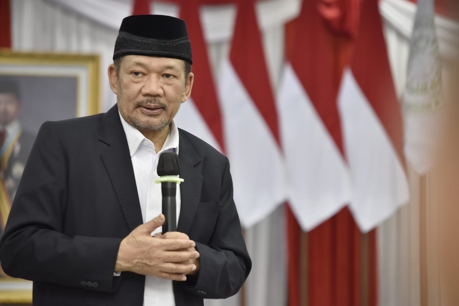 Ketua umum MUI Jateng Prof Dr KH Noor Achmad
